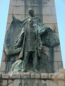 O monumento homenageia a influência de Maria Joaquina sobre seu esposo